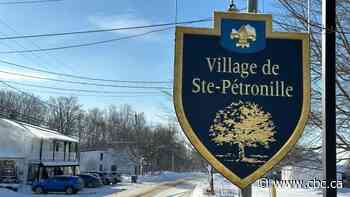 Quebec village that sent legal notices to 97 residents had right to do so, says commission