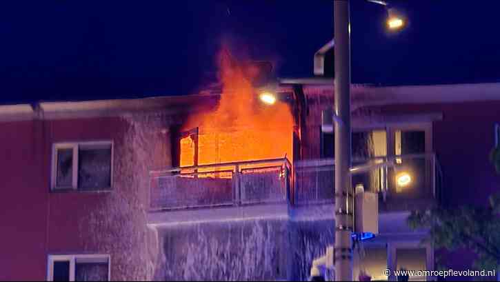 Almere - Meerdere appartementen ontruimd na uitslaande brand in Almere Haven