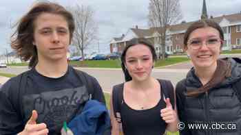 High school students in Moncton say cellphone restrictions help concentration in class