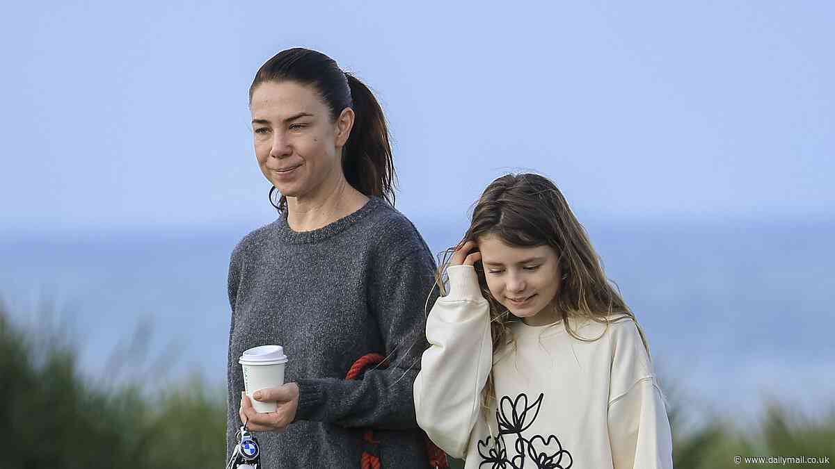Kate Ritchie enjoys a Mother's Day outing with her daughter Mae as the pair head to Sydney dog park