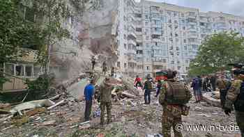 Wer steckt dahinter?: Russisches Hochhaus stürzt ein - Tote und Verletzte