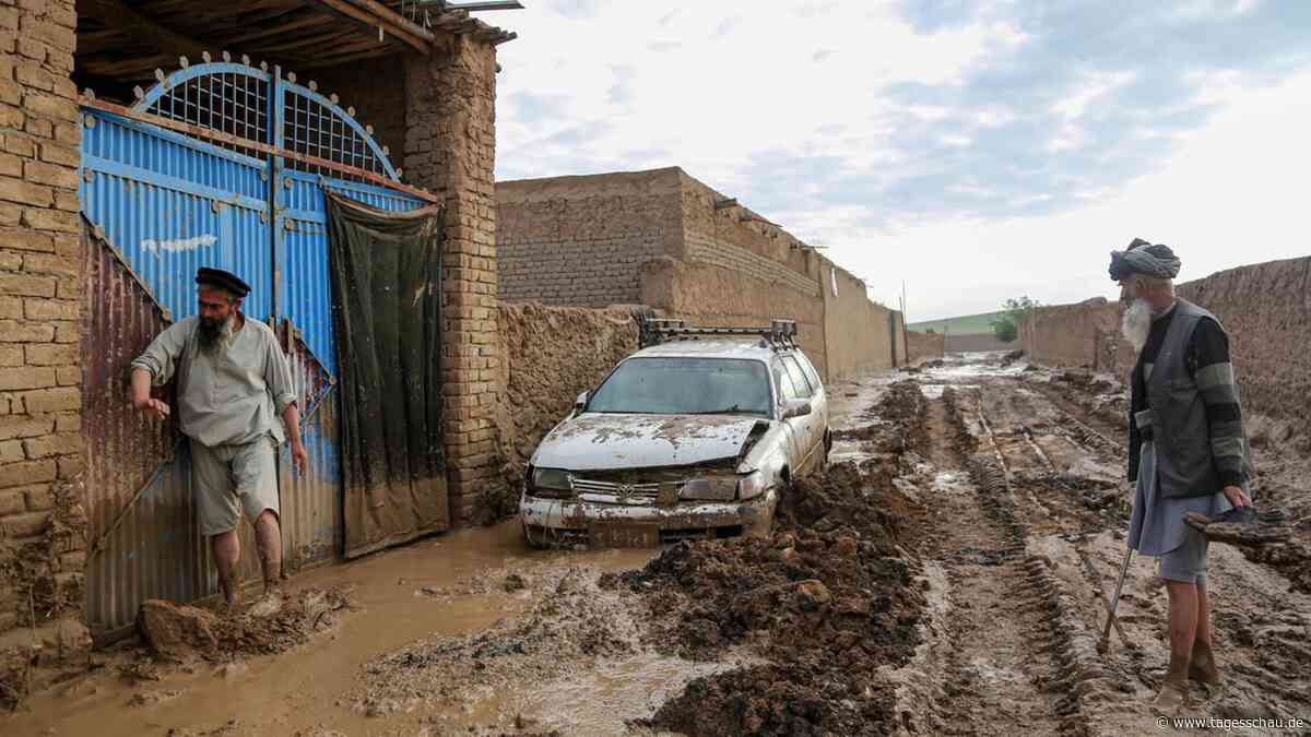 Mehr als 300 Tote bei Sturzfluten in Afghanistan
