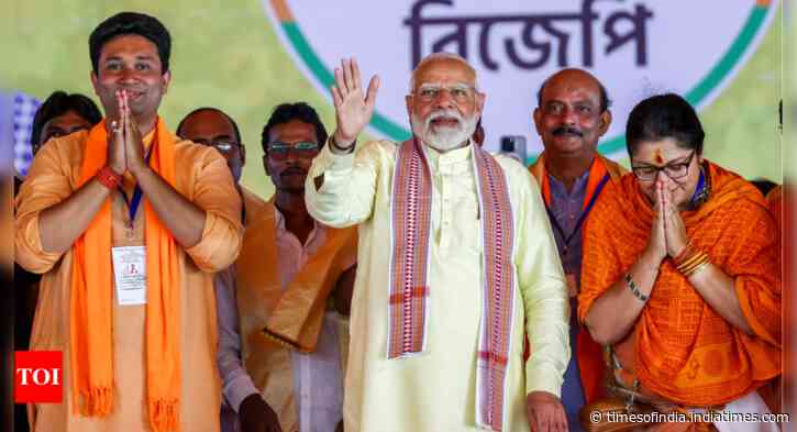 'Modi says har ghar jal, TMC says har ghar bomb': PM Modi in Hooghly