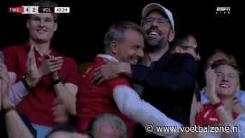 Maurice Steijn omhelst Van Nistelrooij na heerlijke goal van zoon Sem