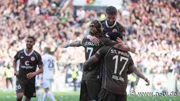 Braunschweig rettet sich und FCK: FC St. Pauli stürmt zum Bundesliga-Aufstieg
