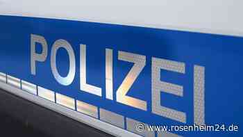 Paar in München vor Wohnungstür attackiert: Polizei sucht drei Männer