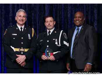 Windsor police sergeant given award of valour for actions in Amherstburg crash