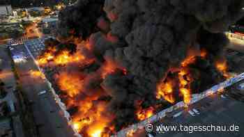 Großbrand zerstört Warschauer Einkaufszentrum mit 1.400 Geschäften