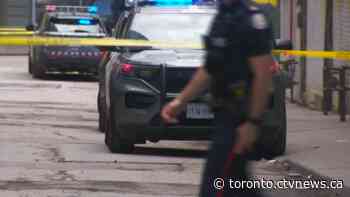 Suspect sought after man found injured in downtown Toronto dies in hospital