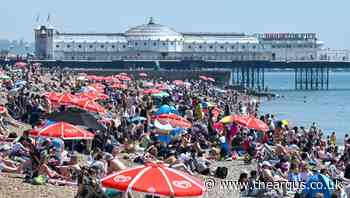 Brighton: Car parks full as thousands enjoy hot weather