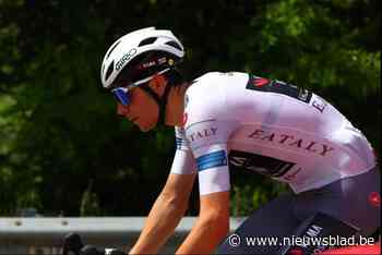 Uijtdebroeks ziet geslaagde eerste week in Giro eindigen met kers op de taart: “Cian ligt voor op schema”