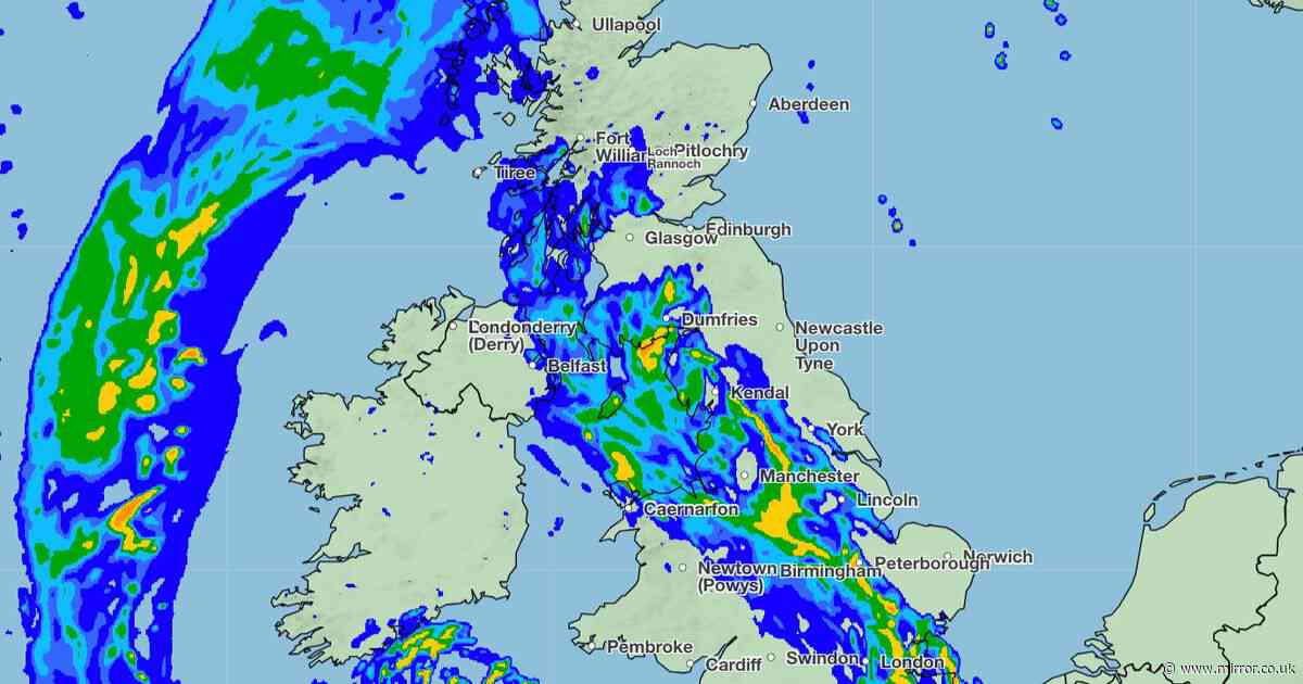 Met Office weather maps show Brits facing 750-mile rainstorm with '6mm every hour'