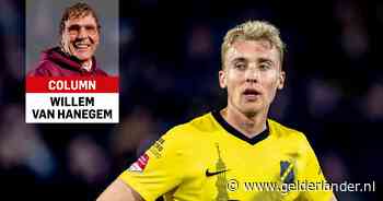 Column Willem van Hanegem | Eredivisieploeg kansloos in de play-offs? Het niveau van een club als NAC is om te huilen