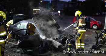 Auto brandt uit in Nijmegen, politie doet onderzoek