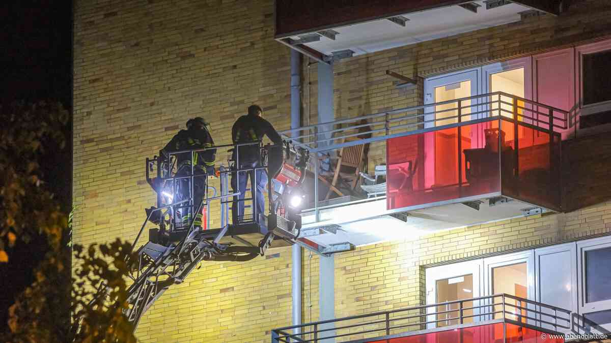 Mann schießt von Balkon – Polizei feuert zurück