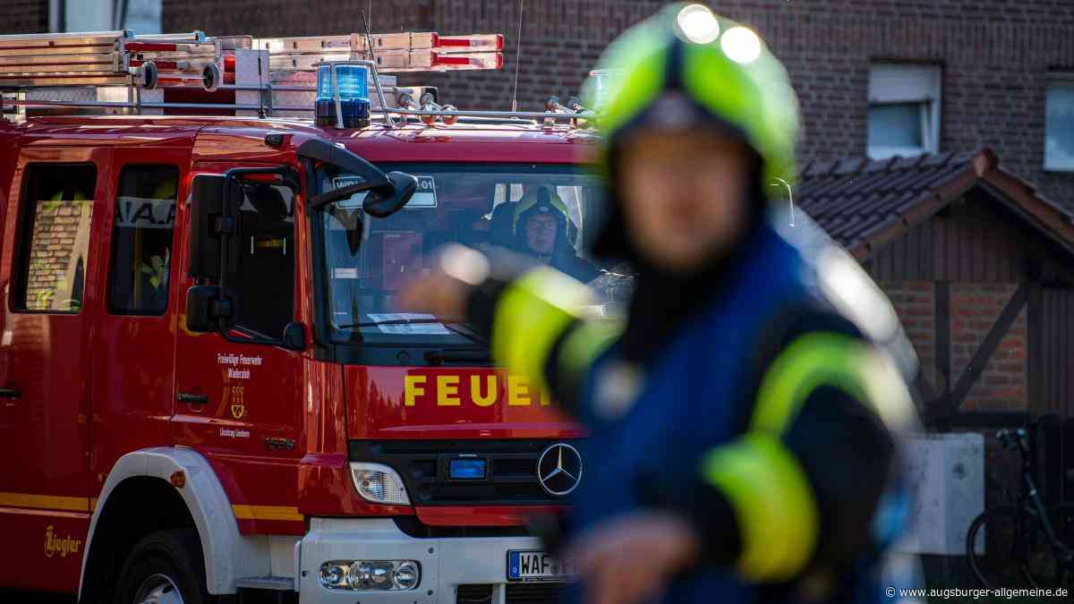 Brand in Lechhausen: Wohnwagen in der Südtiroler Straße fängt Feuer