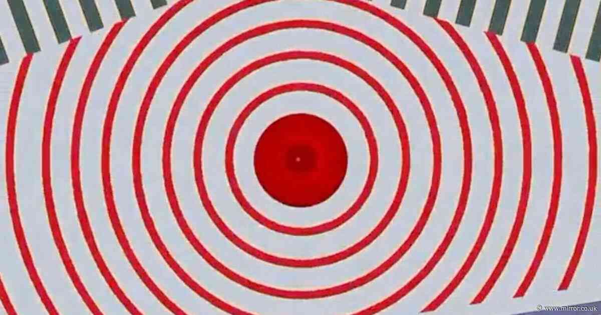 Optical illusion 'scares' viewers who focus on 'red dot' in centre for 10 seconds