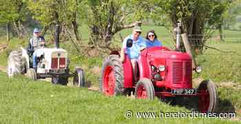 Herefordshire tractors join huge group for Hundred House run