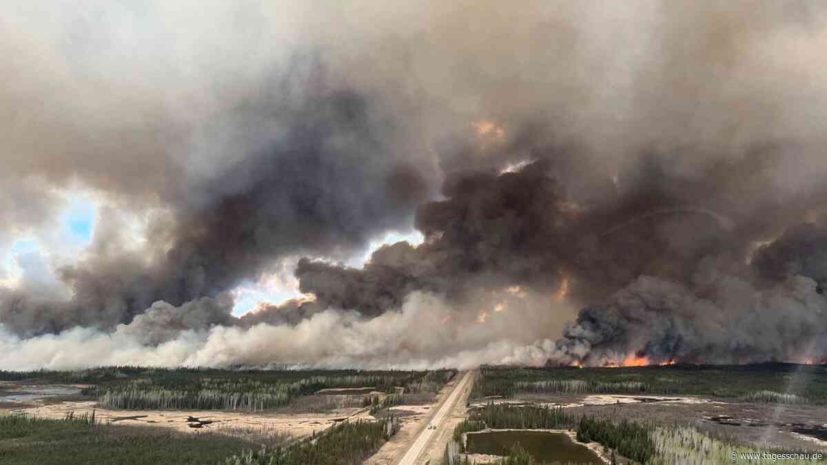 Tausende Menschen fliehen vor Waldbränden in Kanada