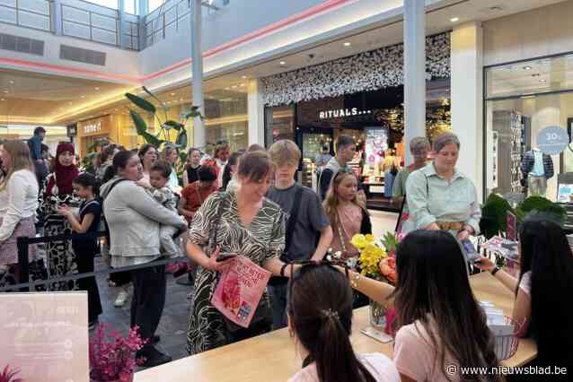 Waasland Shopping trakteert duizend mama’s die met zoon of dochter komen shoppen