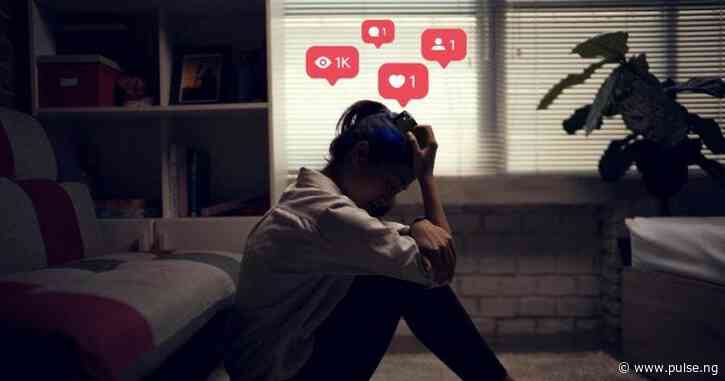 How social media causes depression
