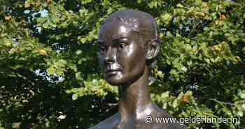 De Arnhemse die wereldberoemd werd via de film ‘My Fair Lady’ heeft nu haar eigen buste en zelfs een plein