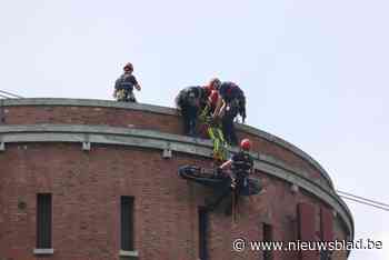 Arbeider maakt val van vier meter in oude watertoren in Niel