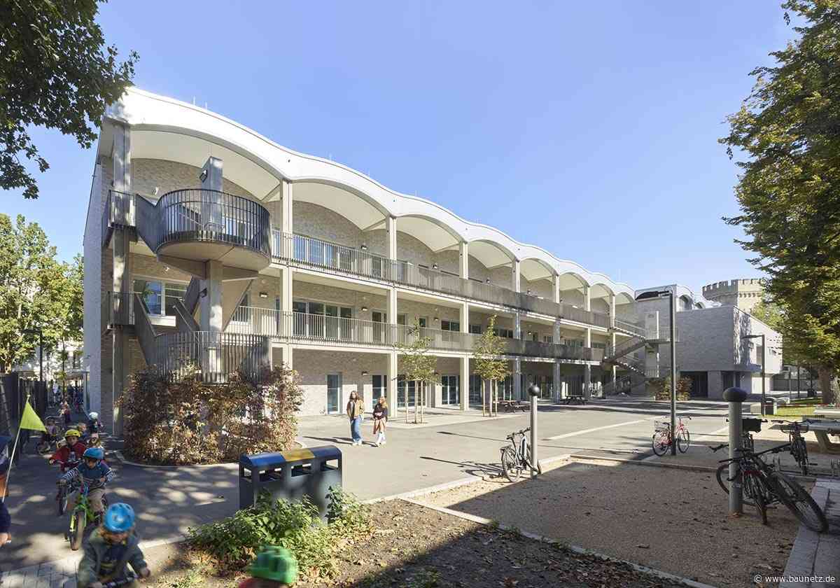 Cluster mit Tonnenwelle
 - Schule in Köln von Molestina Architekten