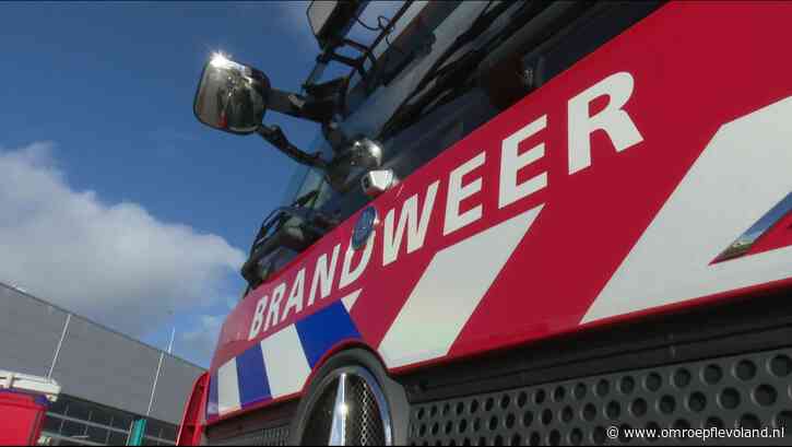 Noordoostpolder - Voertuig in brand op de A6, weg korte tijd dicht geweest