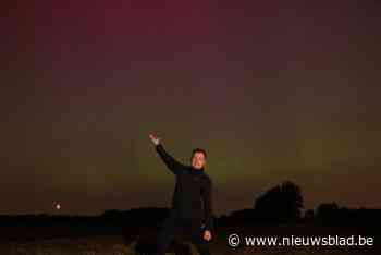 Noorderlichtexpert Yoni (40) fotografeert noorderlicht in achtertuin… op zijn verjaardag: “Zeldzaam en speciaal moment”