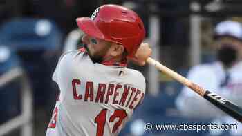 LOOK: Cardinals' Matt Carpenter breaks his bat before making contact with ball