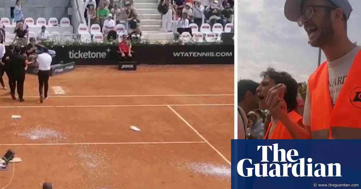 'It's an emergency': Climate protesters disrupt Italian Open – video