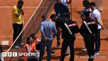 Norrie loses as climate protesters interrupt Italian Open