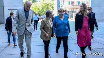 Lob des Kompromisses: Merkel verabschiedet Trittin launig in den Ruhestand