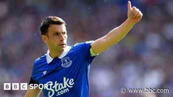 Everton captain Coleman ponders new contract offer