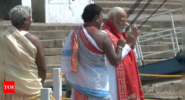 PM Modi offers prayers at Dashashwamedh Ghat before nomination filing in Varanasi