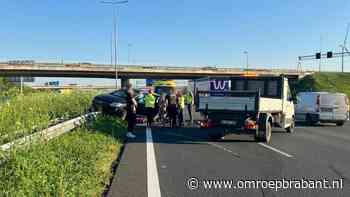 112-nieuws: 2 rijstroken A16 dicht na ongeluk • vrachtwagencombi schaart
