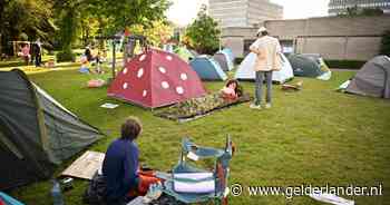 Palestina-activisten brengen nacht door in tenten op Radboud Universiteit, ondanks verzoek terrein te verlaten