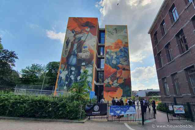 Belgisch voorzitterschap EU leidt tot reusachtige muurschildering op muur van Halse school: “Het toont hoe belangrijk onze leerlingen respect voor de natuur vinden”