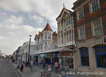 Bognor town centre scaffolding will stay for 20 weeks