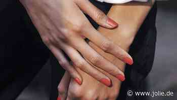 Sunset Orange Nails: So gelingt die Maniküre