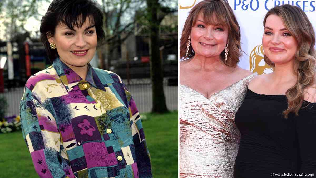 Lorraine Kelly and doppelganger daughter Rosie's twinning baby bump photos