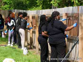 Photo gallery: Jones Leadership Academy of Business students participate in project