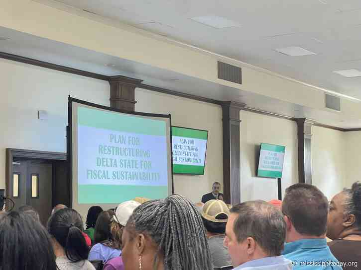 At an uneasy town hall, Delta State’s president unveils ‘dramatic, upsetting’ restructuring 