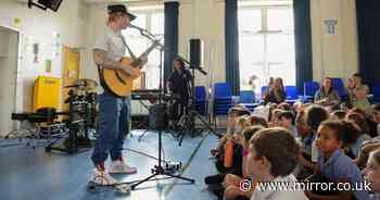Ed Sheeran leaves teachers and pupils starstruck after surprise primary school gig