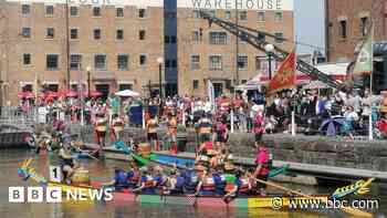 Crowds come out for city's Dragon Boat Festival