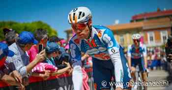 Na teleurstellende Giro wil Fabio Jakobsen andere aanpak voor Tour: ‘Nu kom ik er helemaal niet aan te pas’