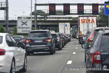 Gewonde bij ongeval op E17 in Kruibeke: 18 kilometer file richting Antwerpen, meer dan uur aanschuiven