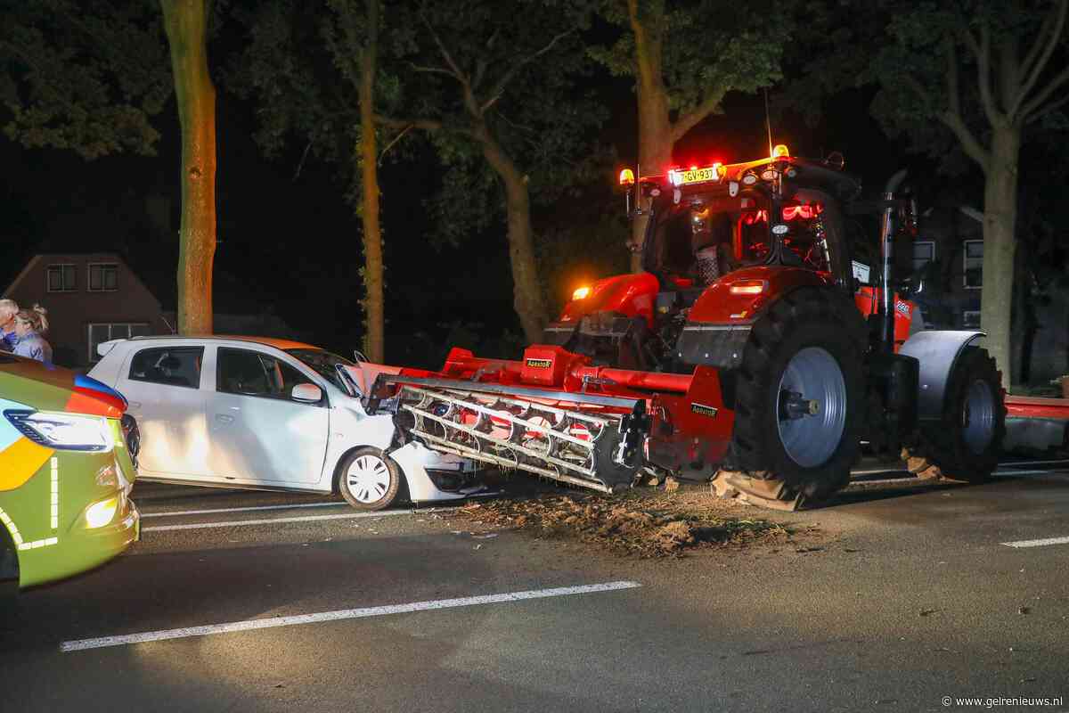 Dronken automobilist botst achterop tractor, vrouw gewond