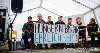 Klima-Hungerstreik in Berlin: Ein Teilnehmer bricht zusammen und muss ins Krankenhaus